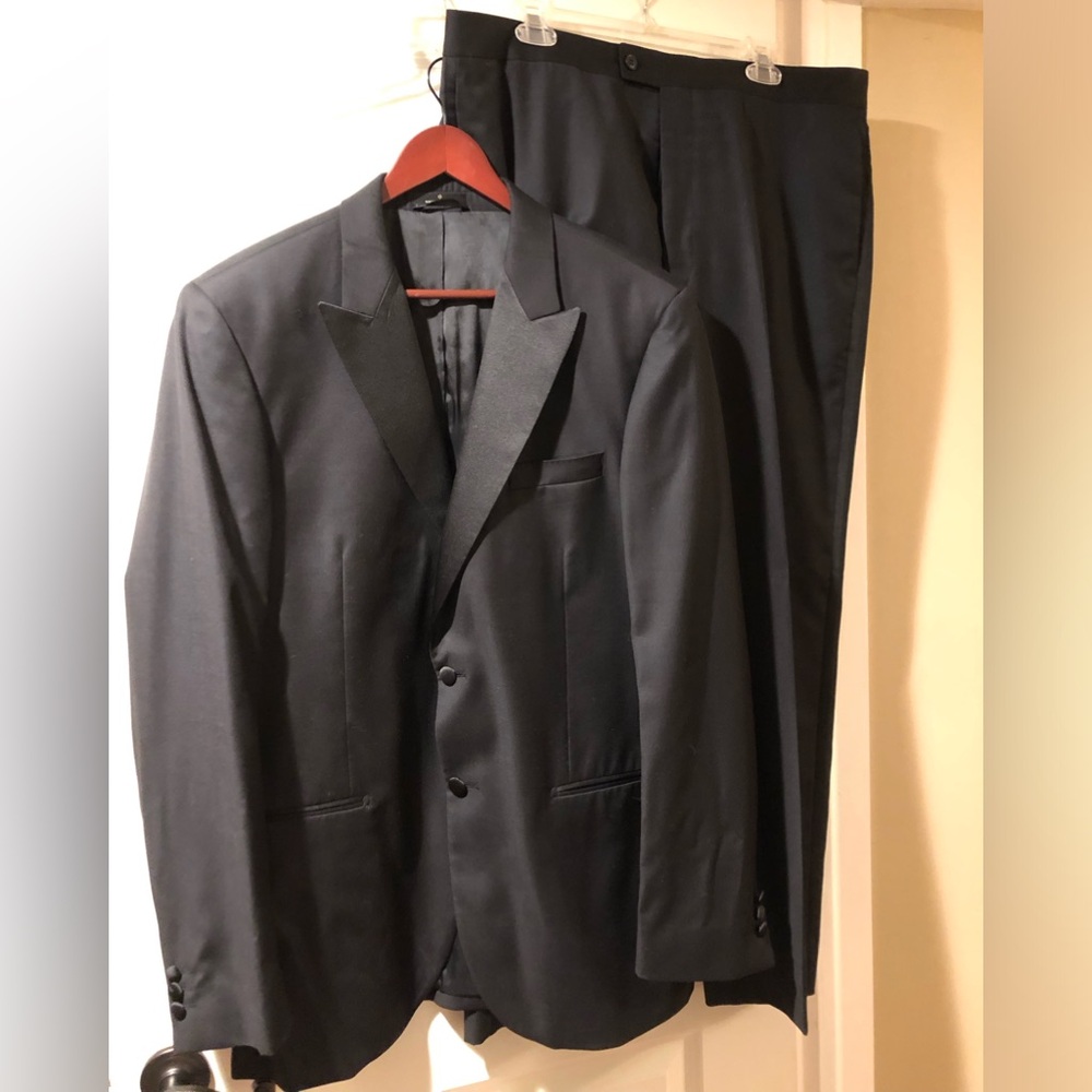Like New Joseph Abboud black tuxedo suit jacket 44L and pants 40x28